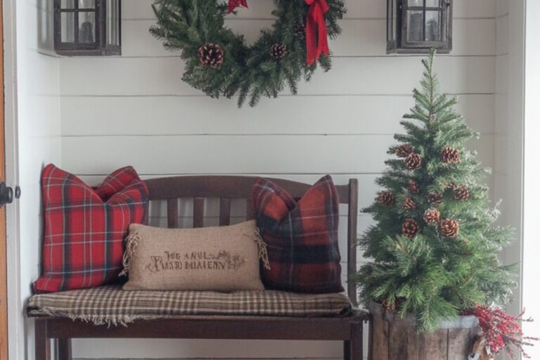25 Rustic Christmas Decoration Ideas That Make Your Home Feel Warmly Festive