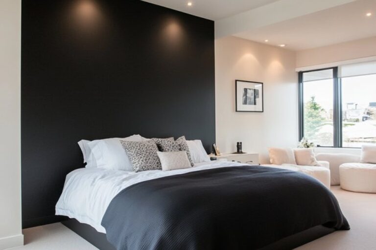 13 Black Bedroom Aesthetic Ideas That Feel Dramatically Cosy (Not Oppressive)